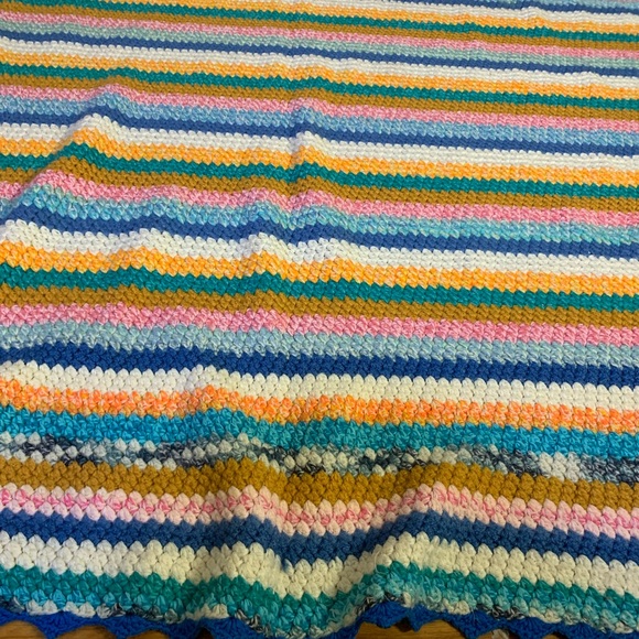 Vintage hand made crochet king size bed cover - Picture 2 of 11